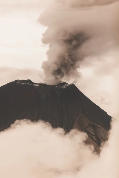 Vulkán Tungurahua kráter — Stock fotografie