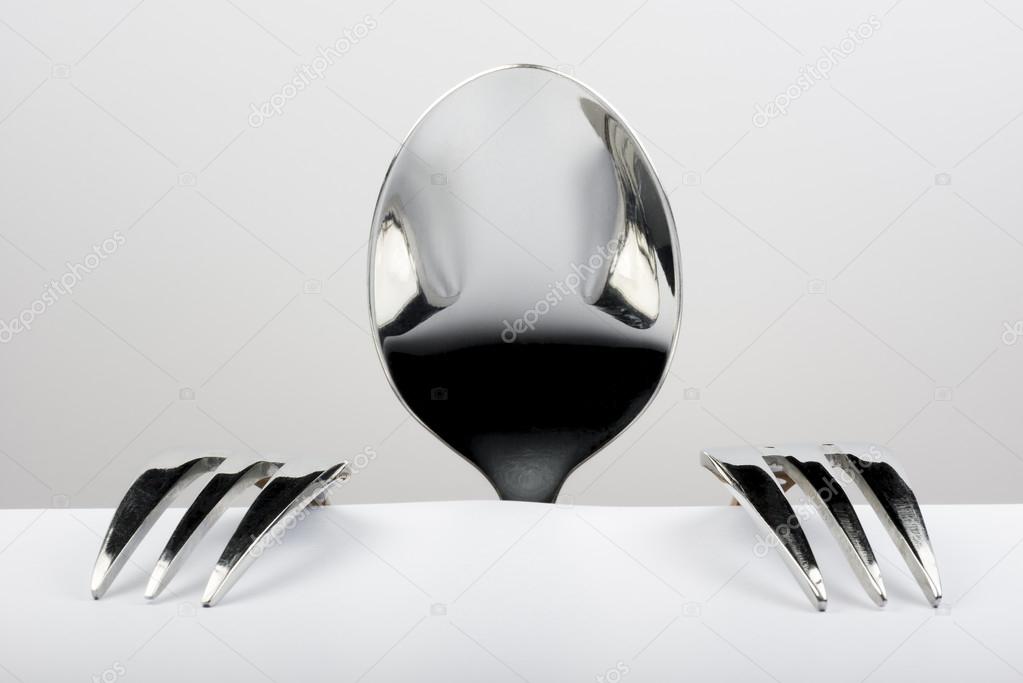 Figure of spoon and two forks