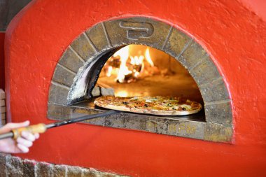 Ekmek fırınından pizza.