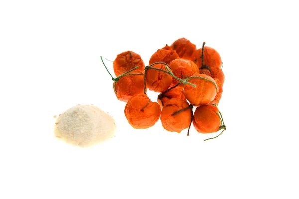 Nahaufnahme Orangefarbener Boilies Fischköder Für Karpfen Isoliert Auf Weißem Hintergrund — Stockfoto