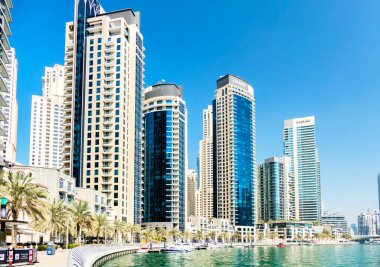 Dubai şehir manzarası ve gökyüzü