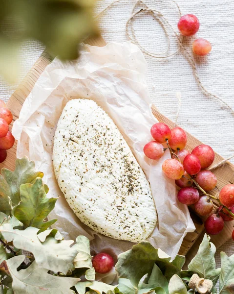 Fresh Halloumi Cheese Parchment Grapes Light Rustic Background Top View — Zdjęcie stockowe