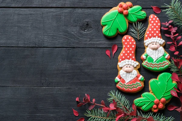 Navidad Casera Galletas Jengibre Gnomos Mesa Madera Negro Espacio Para — Foto de Stock