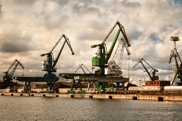 Cranes at Gdynia harbour — Stock Photo, Image