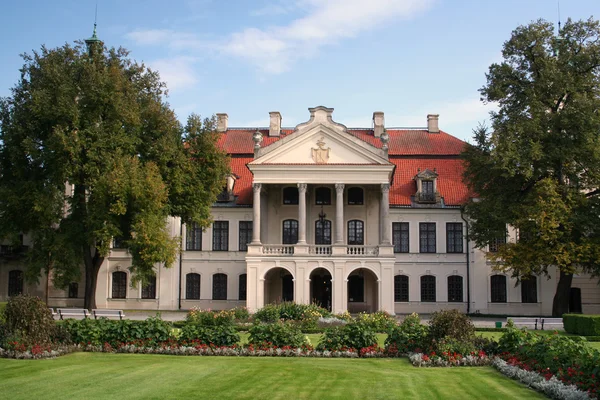 Widok z przodu Kozlowka Palace — Zdjęcie stockowe