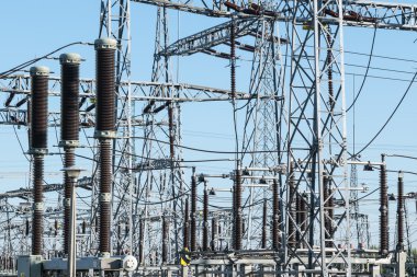 yüksek gerilim elektrik trafosu