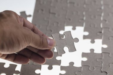 Beyaz arkaplandaki yapboz