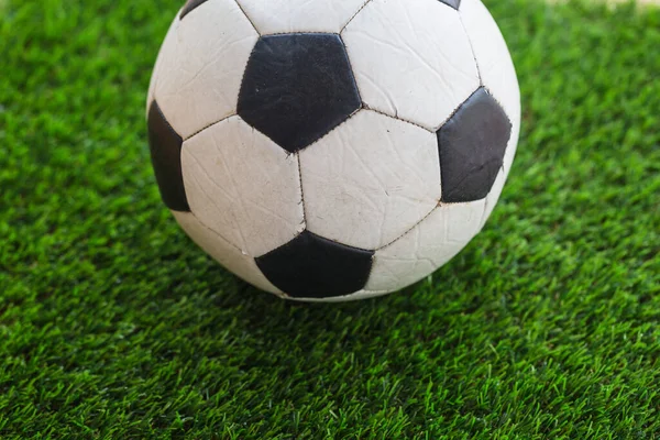 Pelota Fútbol Sobre Hierba Verde — Foto de Stock