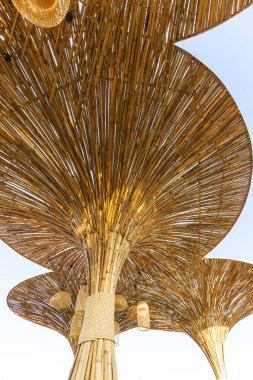 Bambu desenli arkaplandan çatı yapımı 