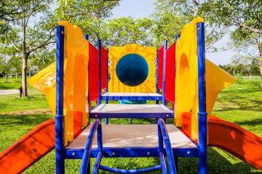 Parktaki çocuk parkı