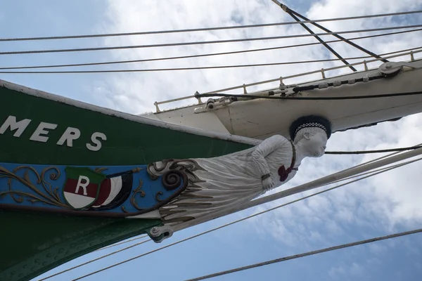 Hamburg, Almanya - 11 Haziran 2016: Üç direkli barque Rickmer Rickmers, kukla — Stok fotoğraf