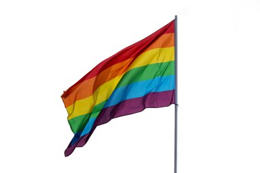 Beyaz bir arka planda homoseksüel aşk için hoşgörü sembolü izole Gökkuşağı bayrağı 