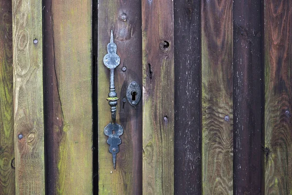 Old Door Lock Handle Metal Weathered Wooden Wall Grunge Background — Stock Photo, Image