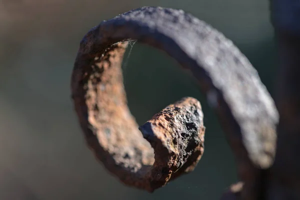 Curlicue Decoração Uma Cerca Ferro Enferrujado Tiro Perto Espaço Cópia — Fotografia de Stock