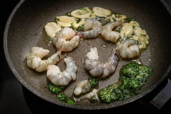 Fresh Shrimps Black Tiger Prawns Oil Garlic Parsley Frying Pan — Stock Photo, Image