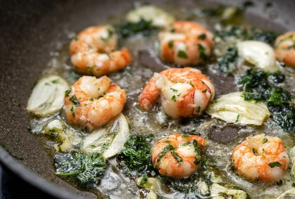 Shrimps Sauteed Frying Pan Olive Oil Garlic Parsley Close Shot — Stock Photo, Image