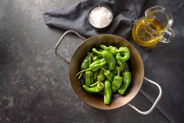 Peppers Padron Fresh Green Pimientos Iron Pan Olive Oil Coarse — Stock Photo, Image