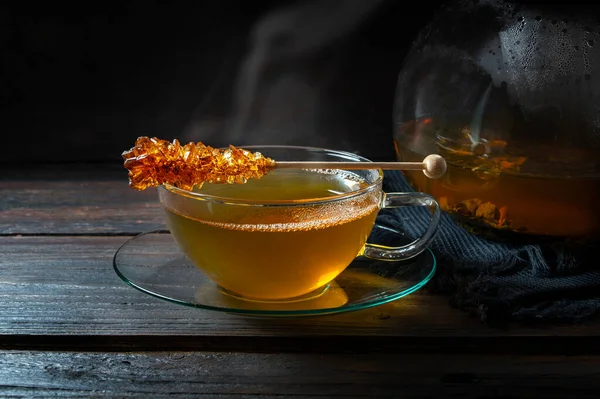 Chá Quente Fumegante Uma Xícara Vidro Com Pau Doce Rocha — Fotografia de Stock
