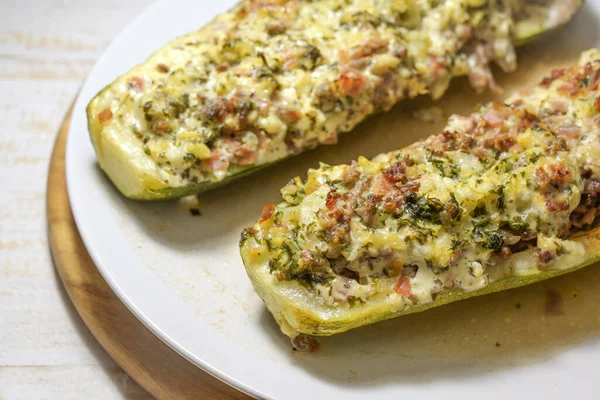 Courgette Zucchini Boats Stuffed Minced Beef Bacon Onions Cream Baked — Stock Photo, Image