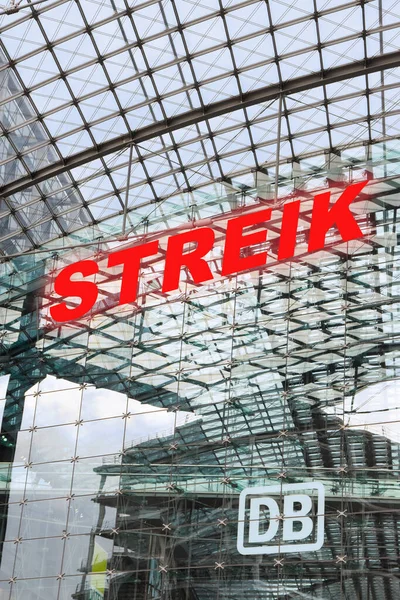 German Text Streik Meaning Strike Glass Facade Main Station Railway — Stock Photo, Image