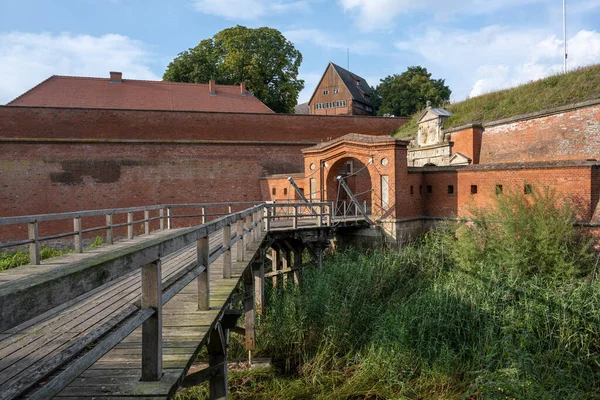 Dřevěný Padací Most Vstupní Brány Historické Cihlové Pevnosti Domitz Řece — Stock fotografie