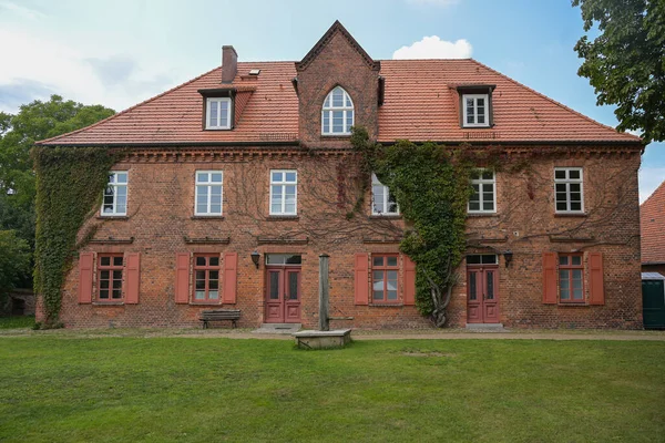 Τούβλο Κτίριο Σήμερα Χρησιμοποιείται Μουσείο Στο Ιστορικό Φρούριο Του Domitz — Φωτογραφία Αρχείου