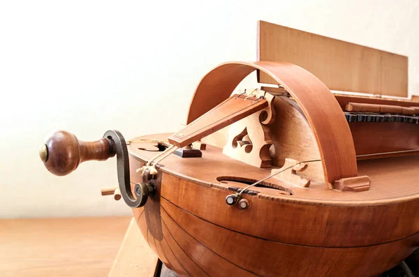 Voorzijde Van Een Hurdy Gurdy Historisch Muziekinstrument Met Snaren Toetsen — Stockfoto