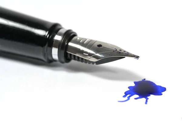 Close Classic Fountain Pen Blue Ink Blot White Background Copy — Stock Photo, Image