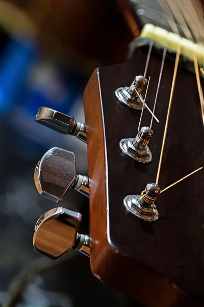 Gitarr i detalj, Spindelhuset med tuning pinnar — Stockfoto