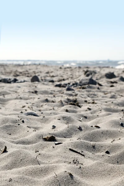 Vacation background, natural  sandy beach at the sea, narrow dep — Stock Photo, Image