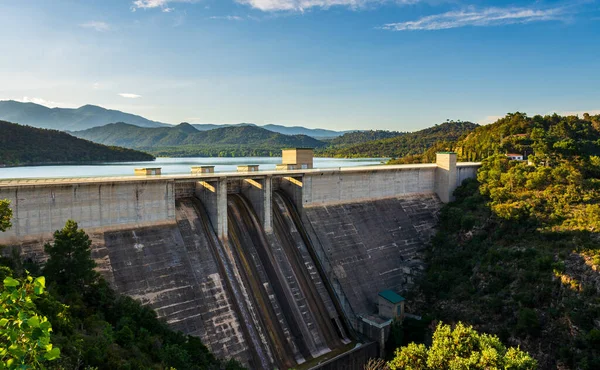Figueres, Katalonya, İspanya 'da Dam DARNIUS-BOADELLA Manzarası