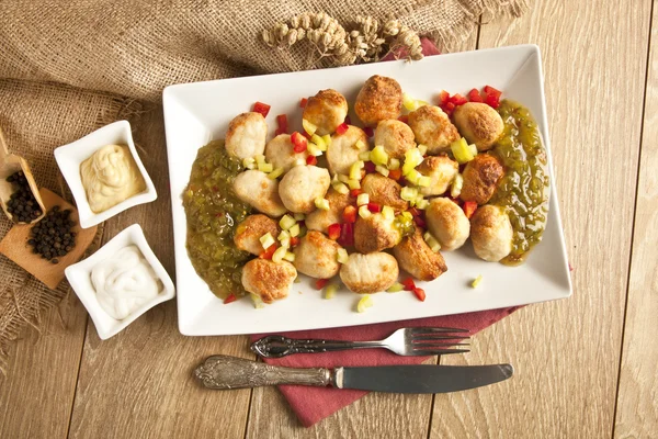 Chicken Meatball On wooden table with relish, mustard and mayonnaise — Zdjęcie stockowe