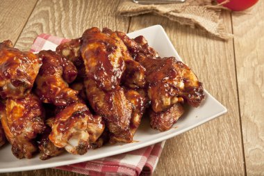 Buffalo Barbekü tavuk kanadı ahşap tablo