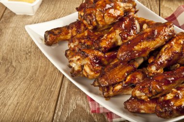 Buffalo Barbekü tavuk kanadı ahşap tablo