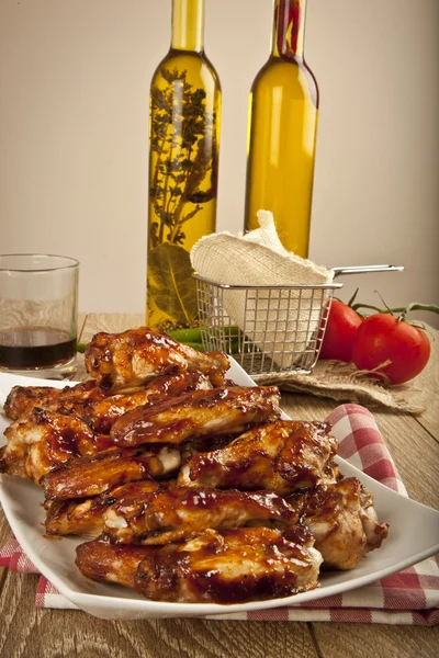 Buffalo Bbq Chicken Wings op houten tafel — Stockfoto