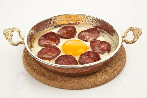 Salsiccia turca (sucuk) e uova — Foto Stock