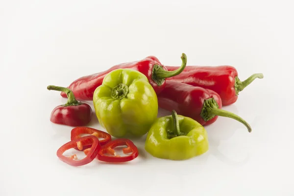 Chilipepertjes rood groen — Stockfoto