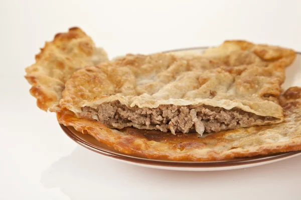 Turkish meat pie fried in oil ( Cig borek ) ( Raw pie or Tatar pie ) — Stock Photo, Image