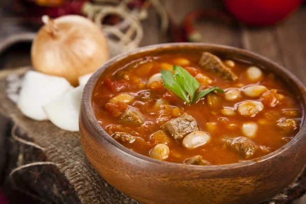 Estofado de frijol turco caliente con una sabrosa salsa de tomate . —  Fotos de Stock