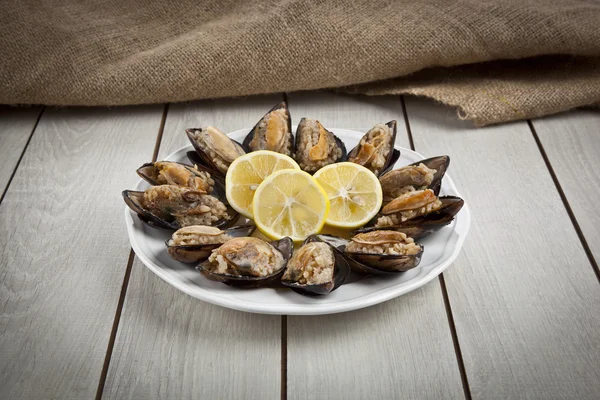 Mejillones rellenos, Midye Dolma cocina mediterránea — Foto de Stock