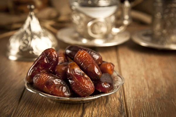 Data seca frutos de palma ou kurma, ramadan (ramazan) alimentos — Fotografia de Stock