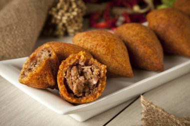 Ramazan yemek icli köfte (köfte) falafel dolması