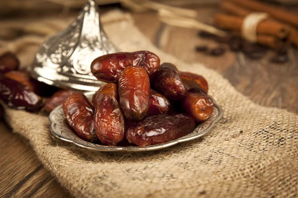 Dried date palm fruits or kurma, ramadan ( ramazan ) food — Stock Photo, Image