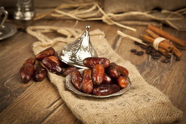 Dried date palm fruits or kurma, ramadan ( ramazan ) food — Stock Photo, Image