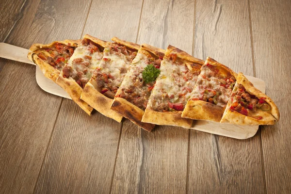 Turkish traditional beef and cheese Pide — Stock Photo, Image