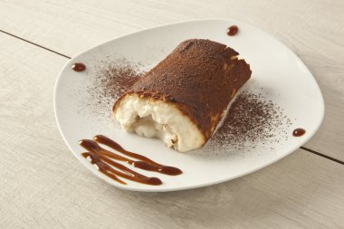Kazandibi pişmiş süt puding, Türk tatlı