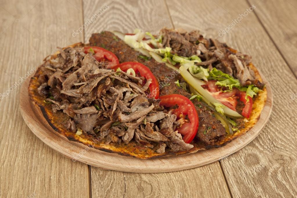 Doner Adana Kebab with Lahmacun Turkish pizza pide — Stock Photo