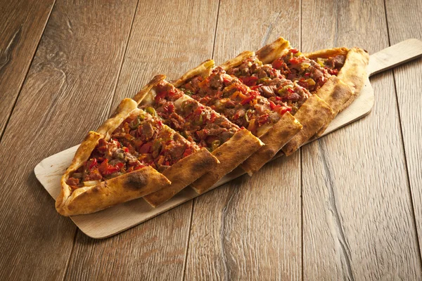 Turkish traditional beef Pide — Stock Photo, Image