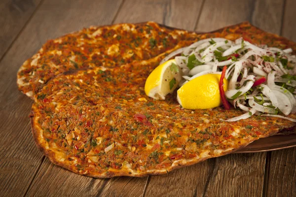Turkish pide lahmacun — Stock Photo, Image