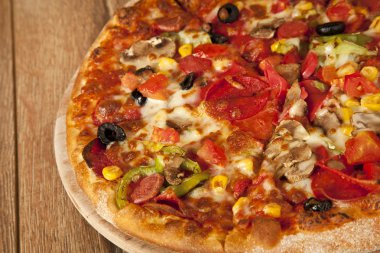 Lezzetli İtalyan Yüce Pizza